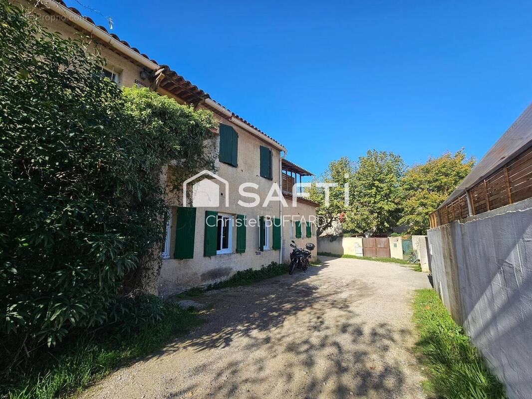Photo 1 - Appartement à ARLES