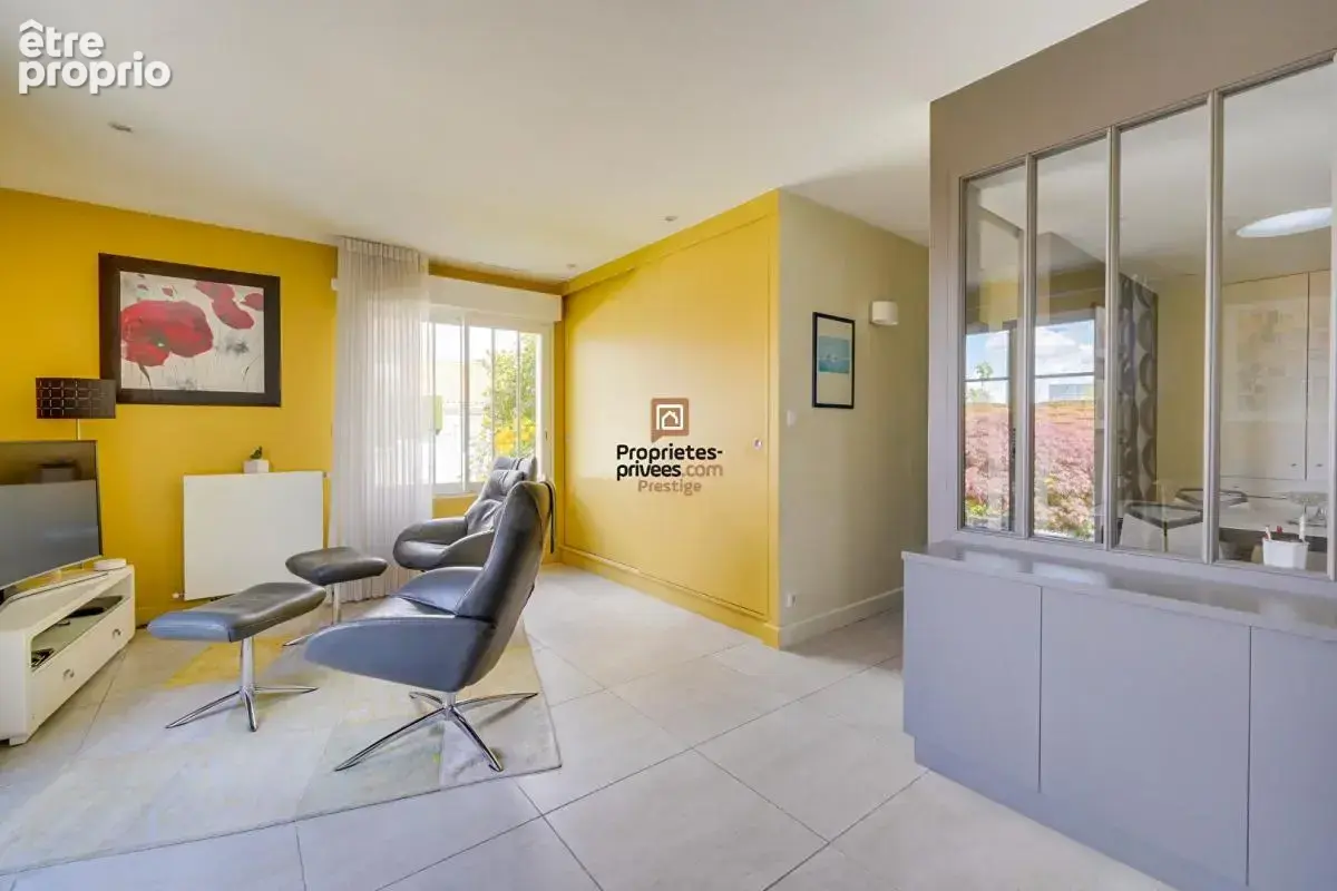 DEPT 33  Mérignac - Maison d'exception 8 pièce(s) 181 m2 avec jardin paysagé et piscine au sel chauffée - photo 13