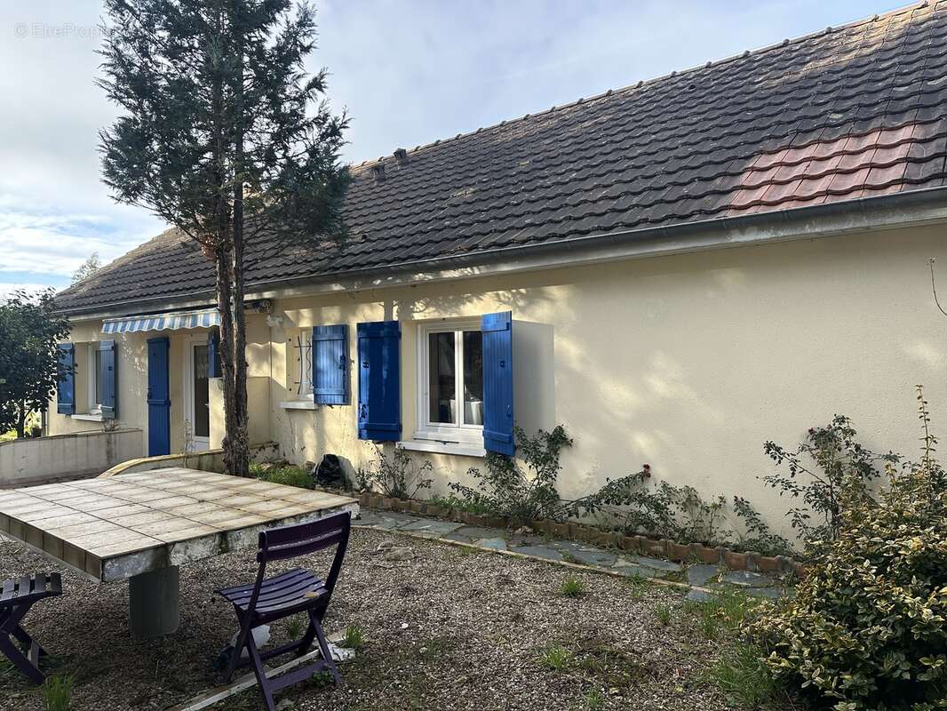 Maison 91 m² à Saint-Amand-Montrond  - photo 6