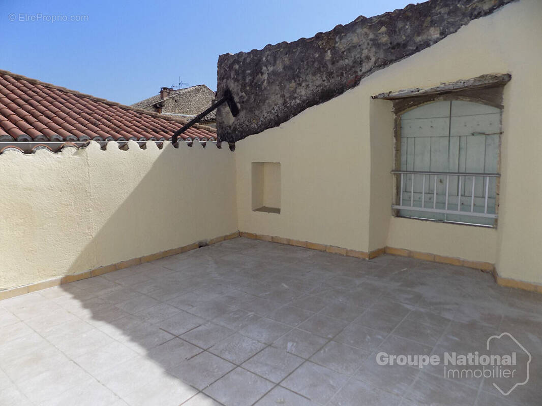 Appartement à BAGNOLS-SUR-CEZE