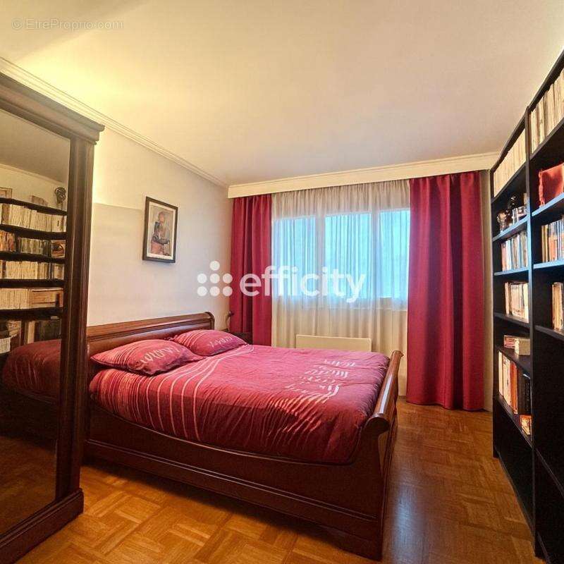 Appartement à PARIS-20E