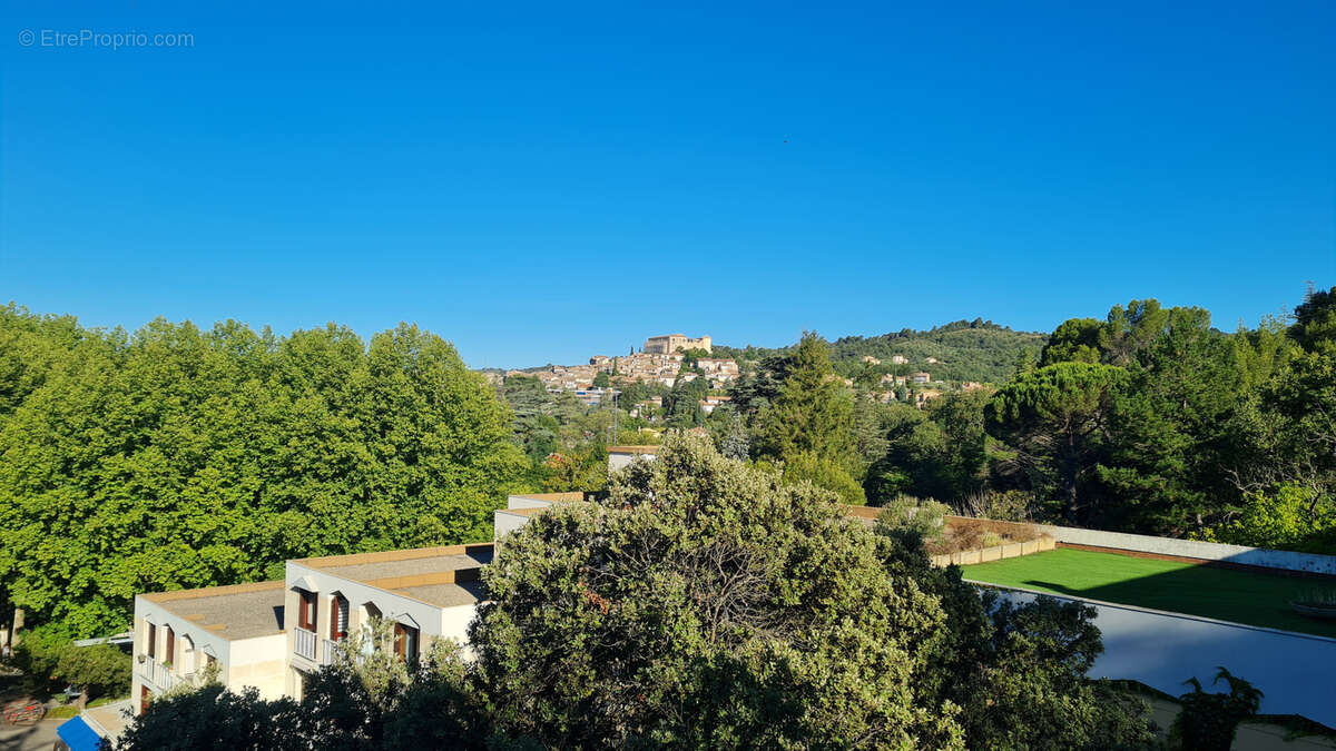 Appartement à GREOUX-LES-BAINS