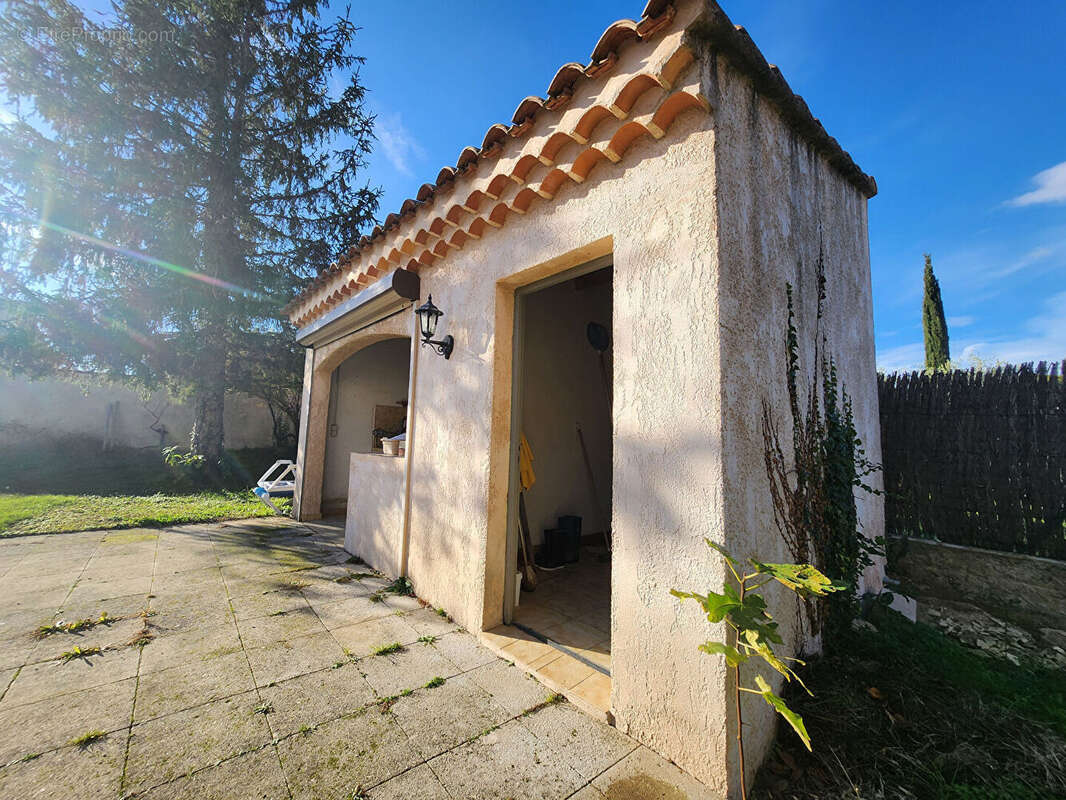 Maison à PERNES-LES-FONTAINES