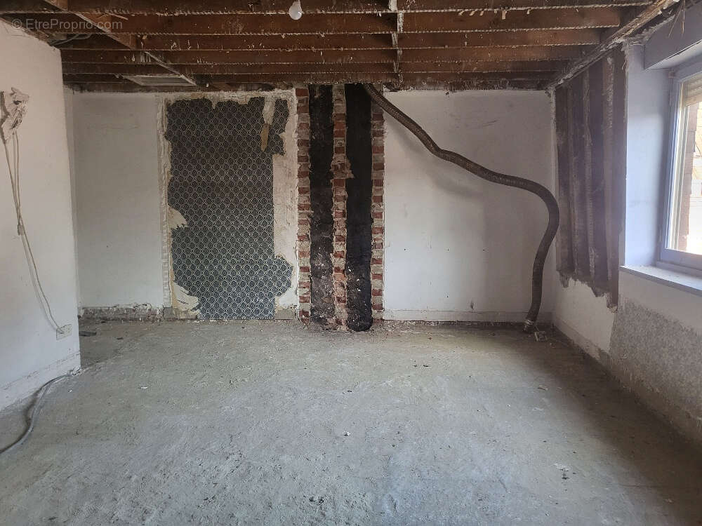 Maison à PERONNE-EN-MELANTOIS