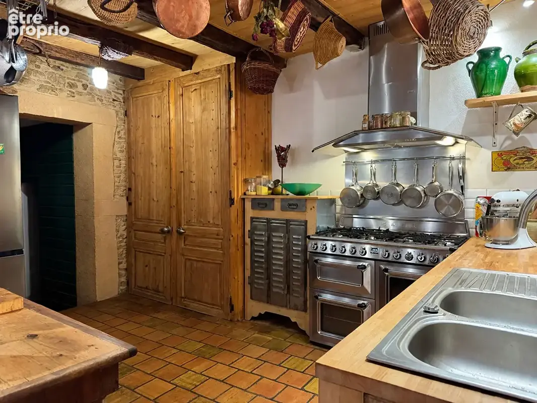 OINGT - Maison de village de 178 m² habitables - 3 chambres, 1 terrasse, cave à vin - photo 6
