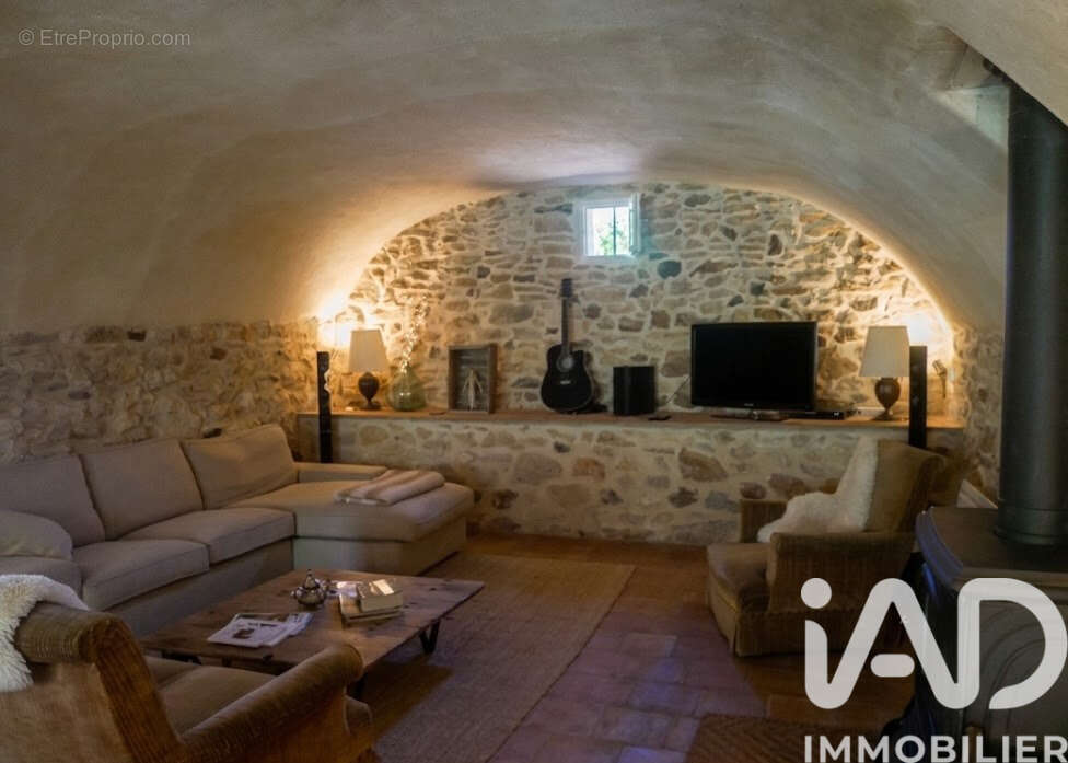 Maison 212 m² à La Bruguiere  - photo 6