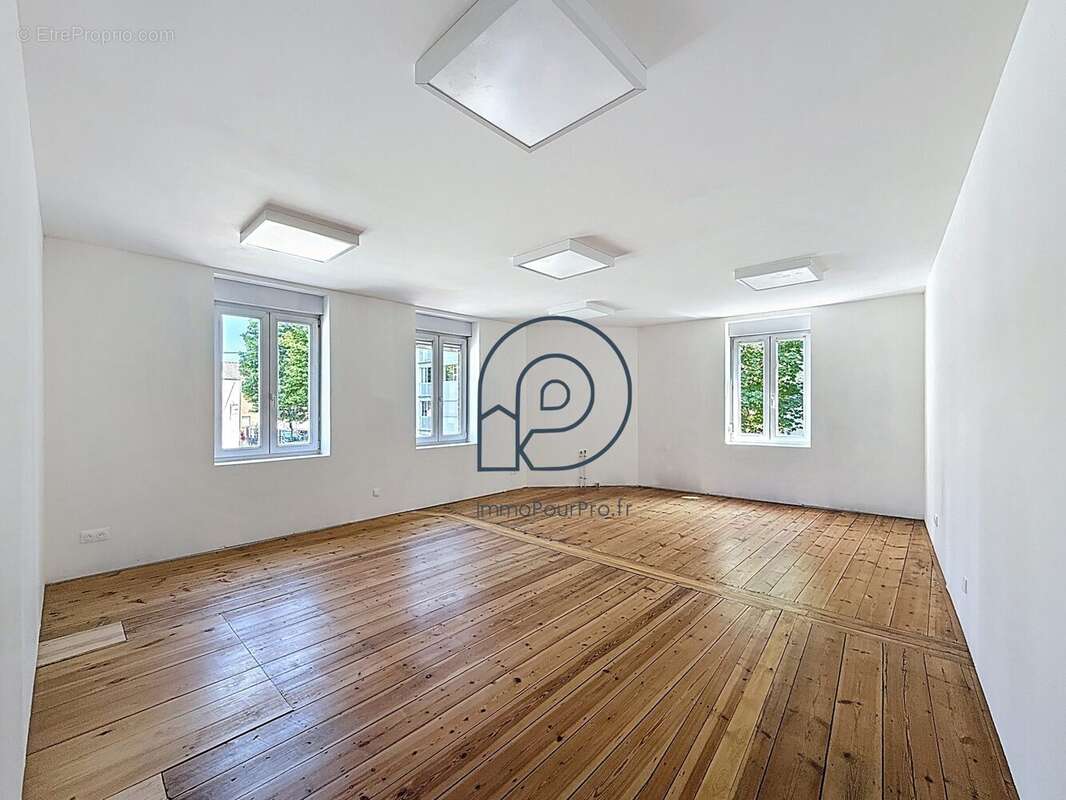 Commerce à LA MADELEINE