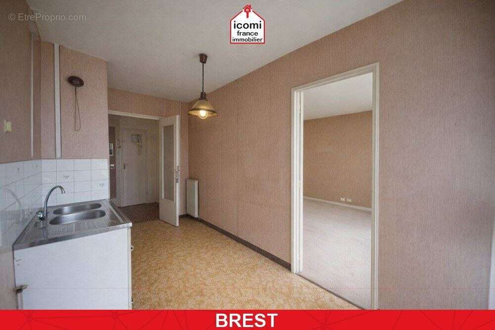 Finistere - brest (29200) - a vendre - appartement - t4 - 3 chambres - 2em etage - beau potentiel - chauffage urbain - dpe d - a - photo 8