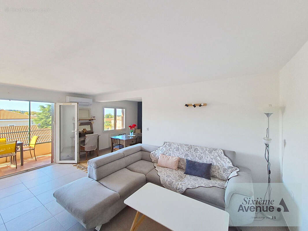 Appartement à SIX-FOURS-LES-PLAGES