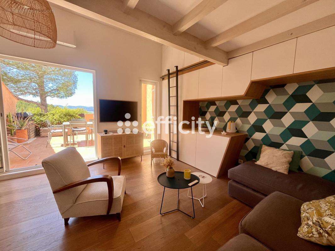 Appartement à SAINT-CYR-SUR-MER