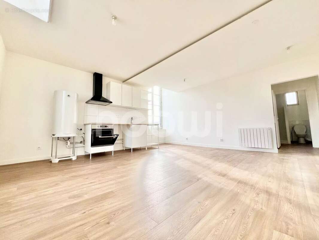 Appartement à COMBRONDE