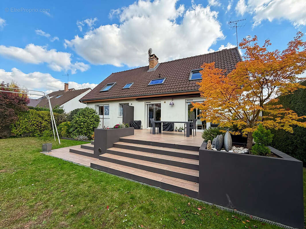 Maison à VERRIERES-LE-BUISSON