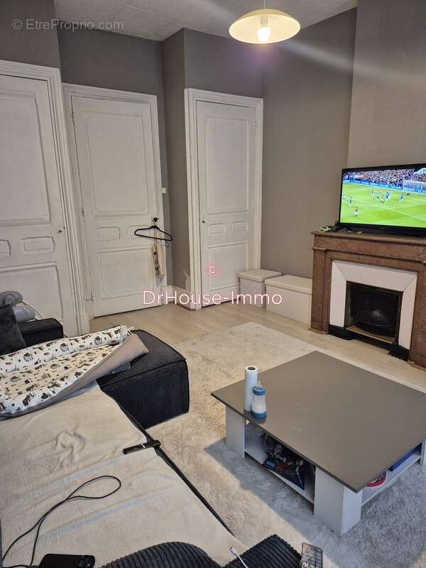 Appartement à LE CHAMBON-FEUGEROLLES