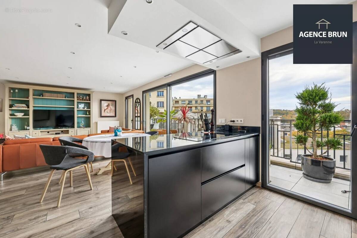 Appartement à SAINT-MAUR-DES-FOSSES