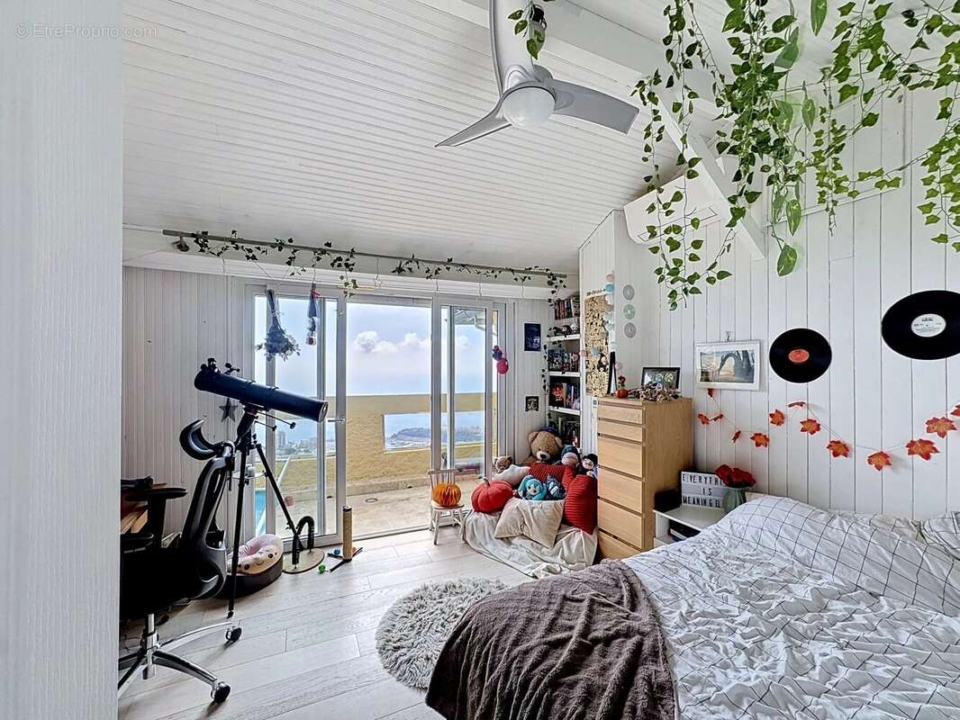 Appartement à LA TURBIE