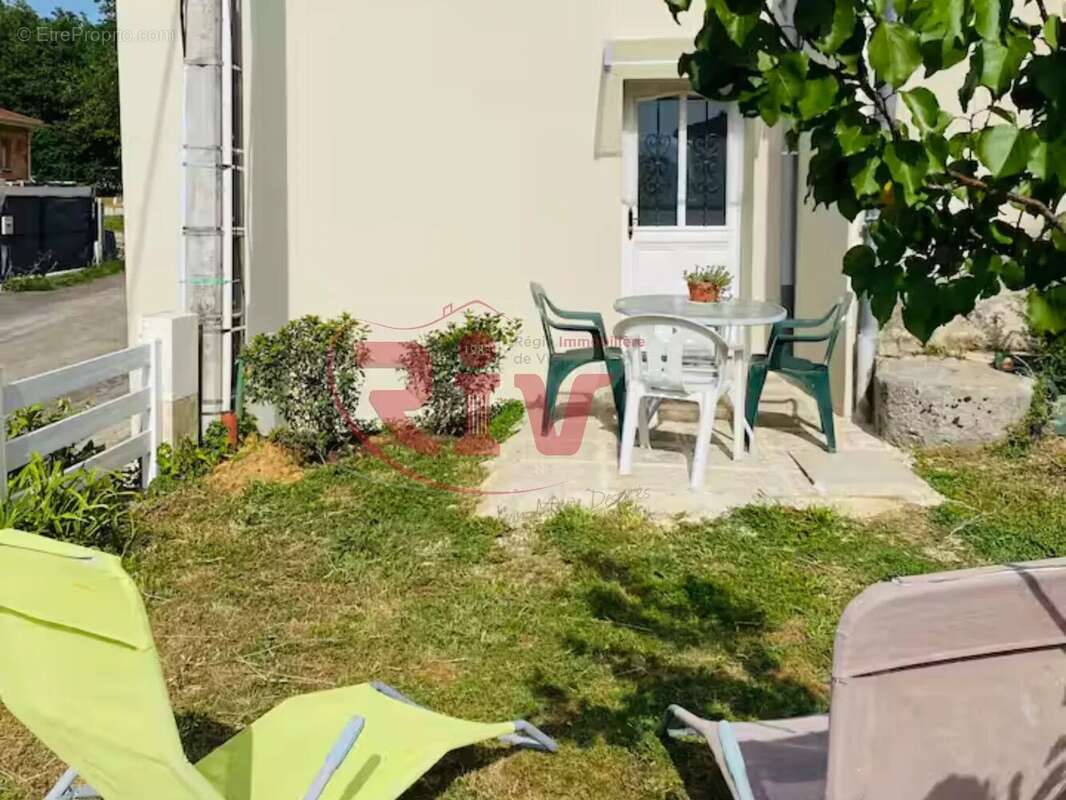 Maison à ROUSSILLON