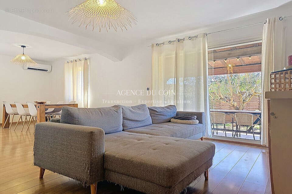 Maison à LE MUY