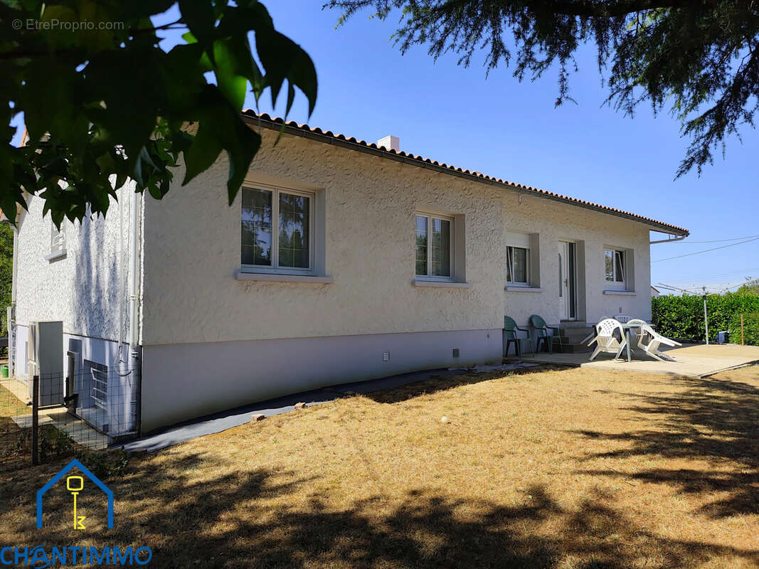 Chantonnay centre ville, joli pavillon avec 4 chambres - photo 2