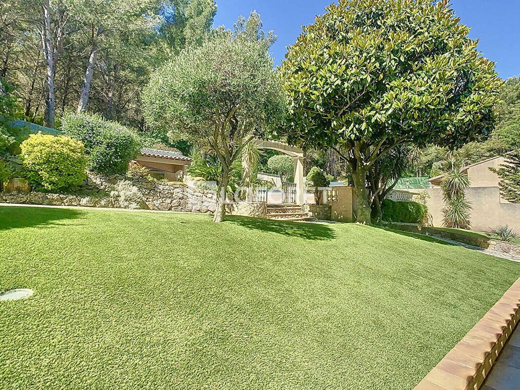 Maison La Valette-du-Var -  5 pièces - 154 m² - photo 5