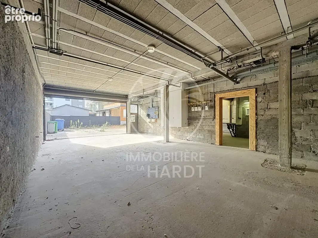 Commerce 324 m² à vendre à Saint-Louis (68300) - photo 2