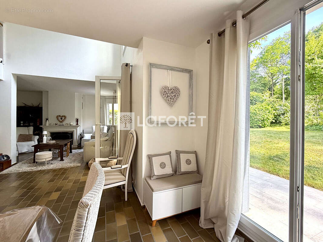 Laforêt Luzarches propose - Maison Asnières Sur Oise 5 pièce(s) 151 m2 - photo 8