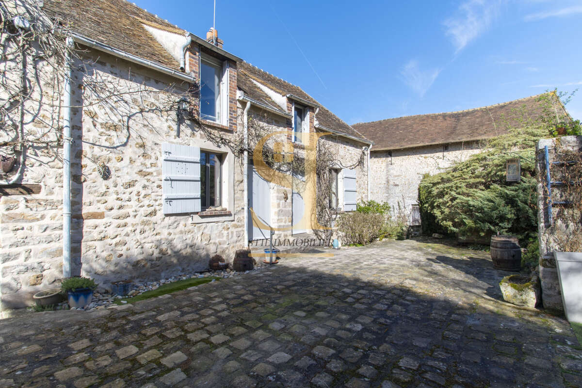 Maison à BREUX-JOUY