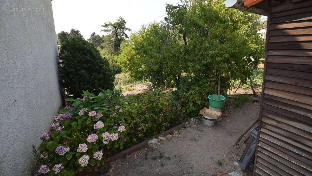 À VENDRE - Parcelle de terrain constructible à VICHY, quartier BEAUSÉJOUR - photo 2