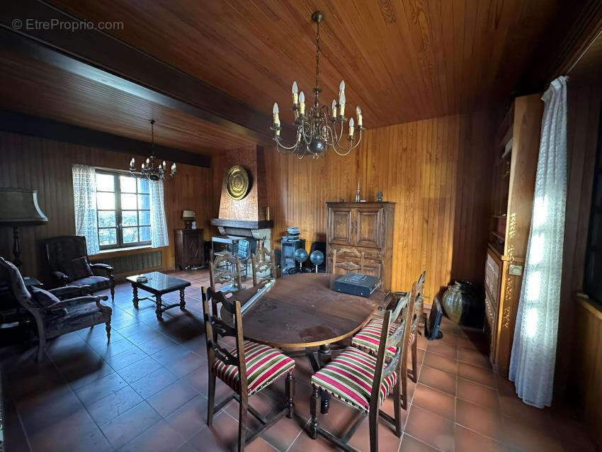 Maison à SAINT-GERVAIS-D'AUVERGNE