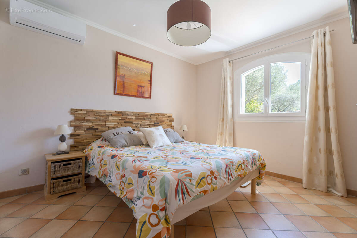 Maison à CARQUEIRANNE