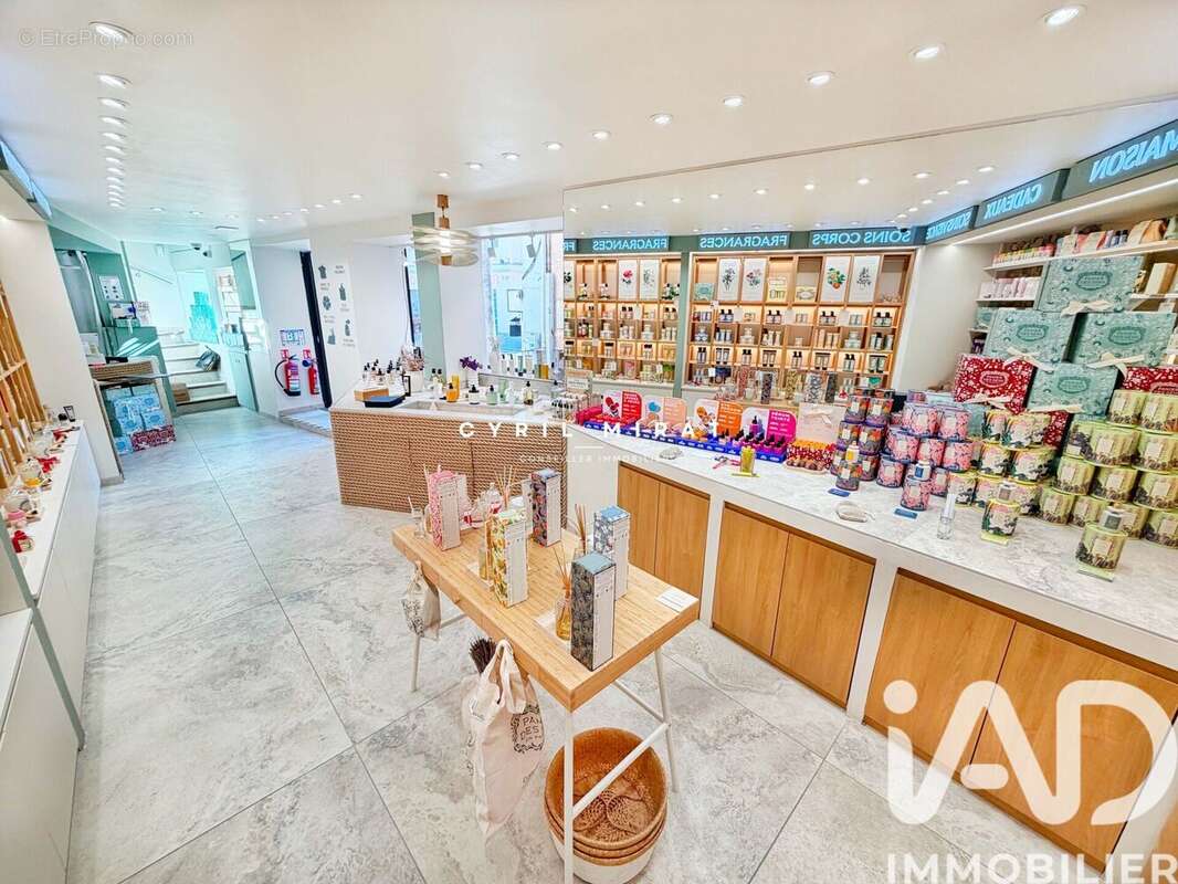 Photo 3 - Commerce à SANARY-SUR-MER