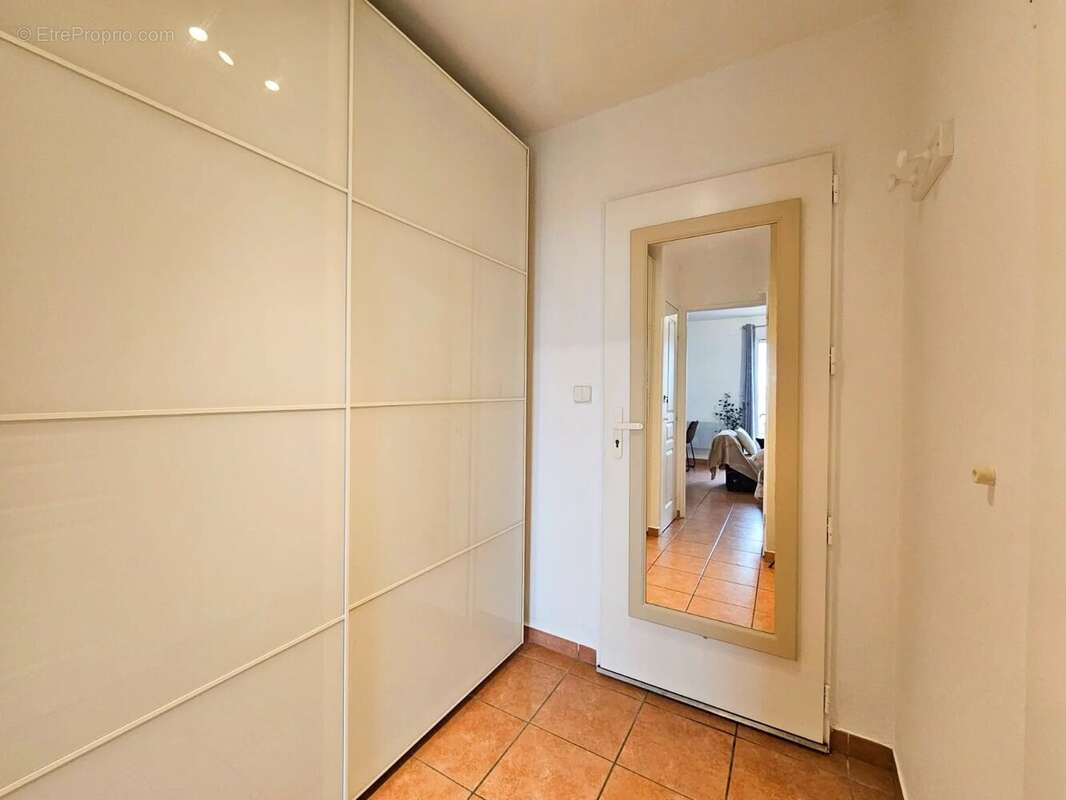 Appartement à ROQUEBRUNE-SUR-ARGENS