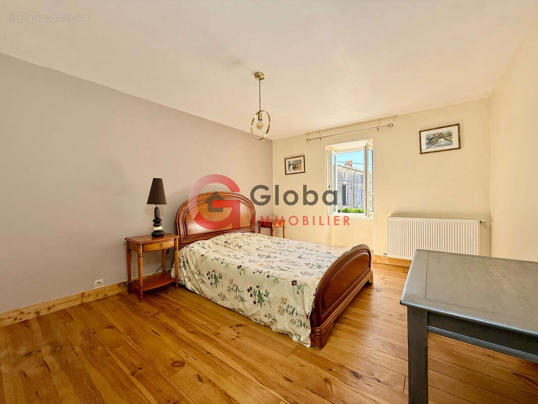 Maison à SAINT-HILAIRE-LA-PALUD