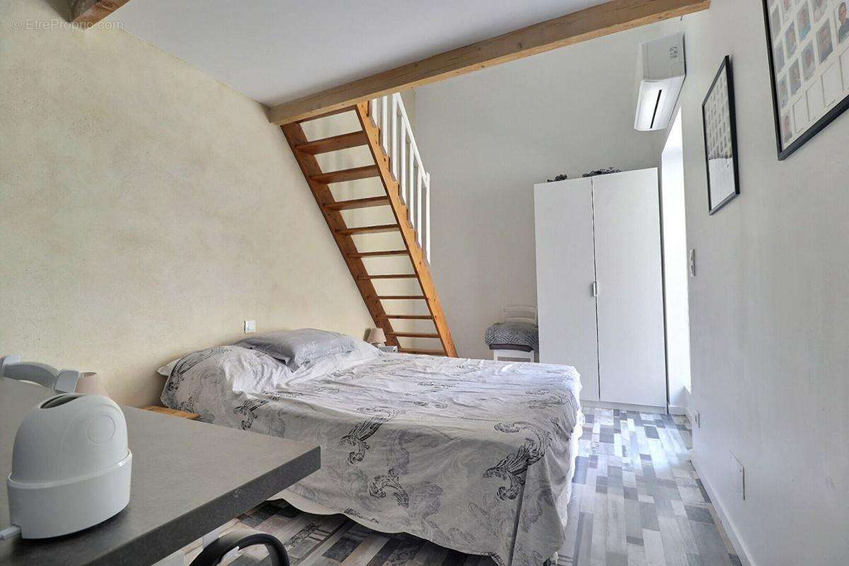 Appartement à VALREAS