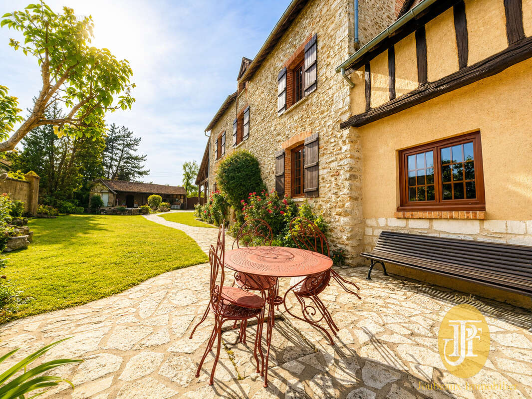 Maison à LA CHAPELLE-REANVILLE