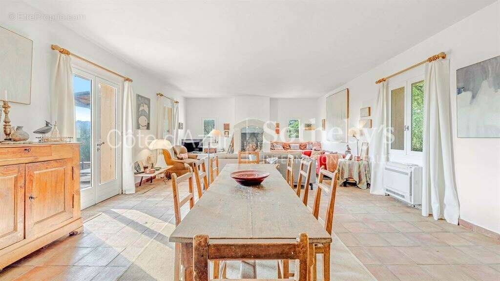 Maison à RAMATUELLE