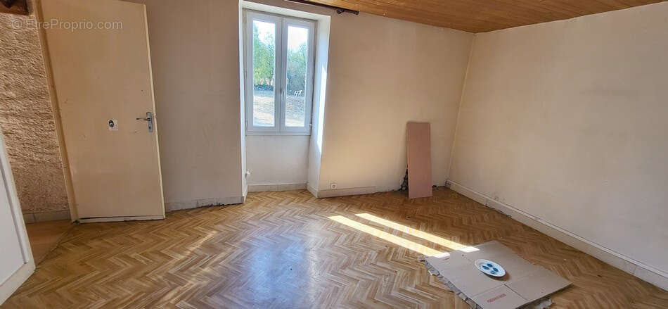 Maison en pierre à rénover sur 4,8 hectares - photo 5