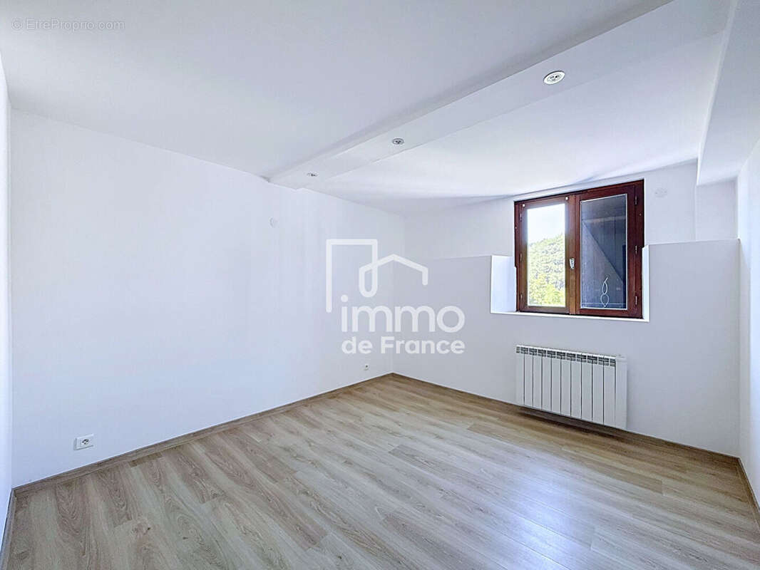 Appartement à BELLEGARDE-SUR-VALSERINE