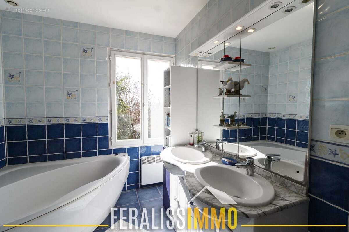 Maison à VAUX-SUR-SEINE