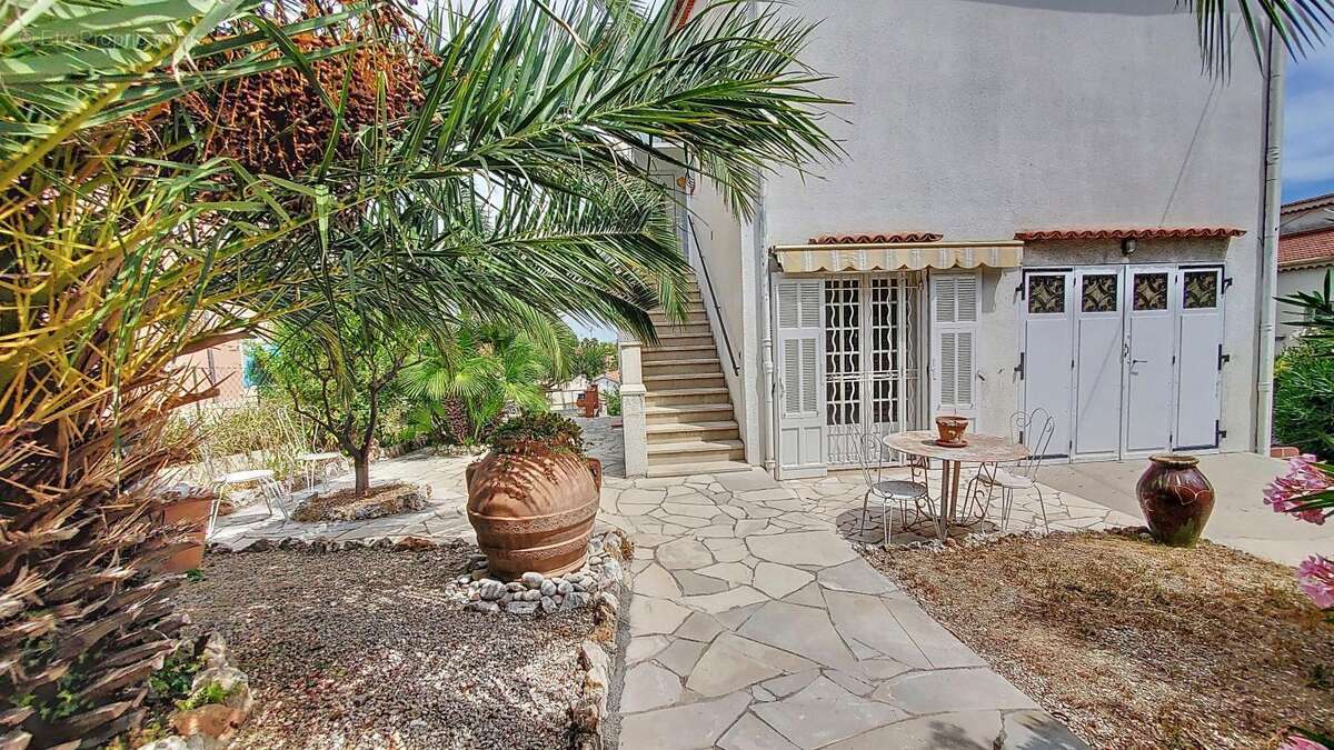 Maison à VILLENEUVE-LOUBET