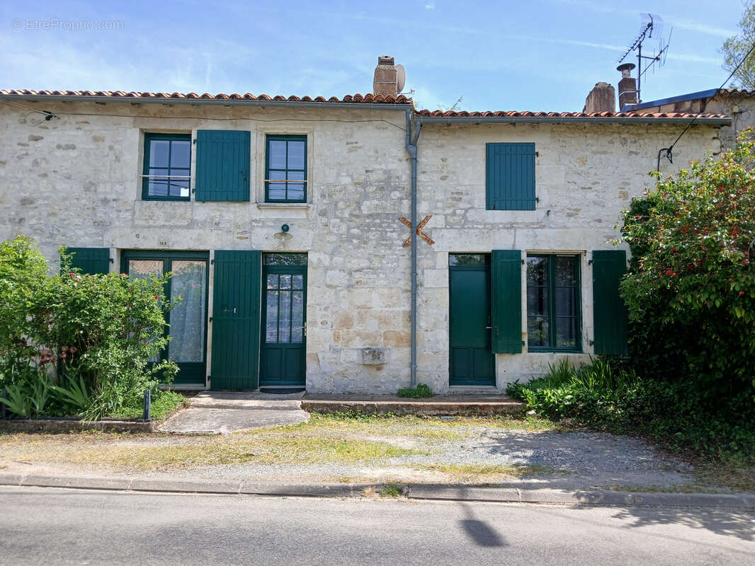 Maison à MAGNE