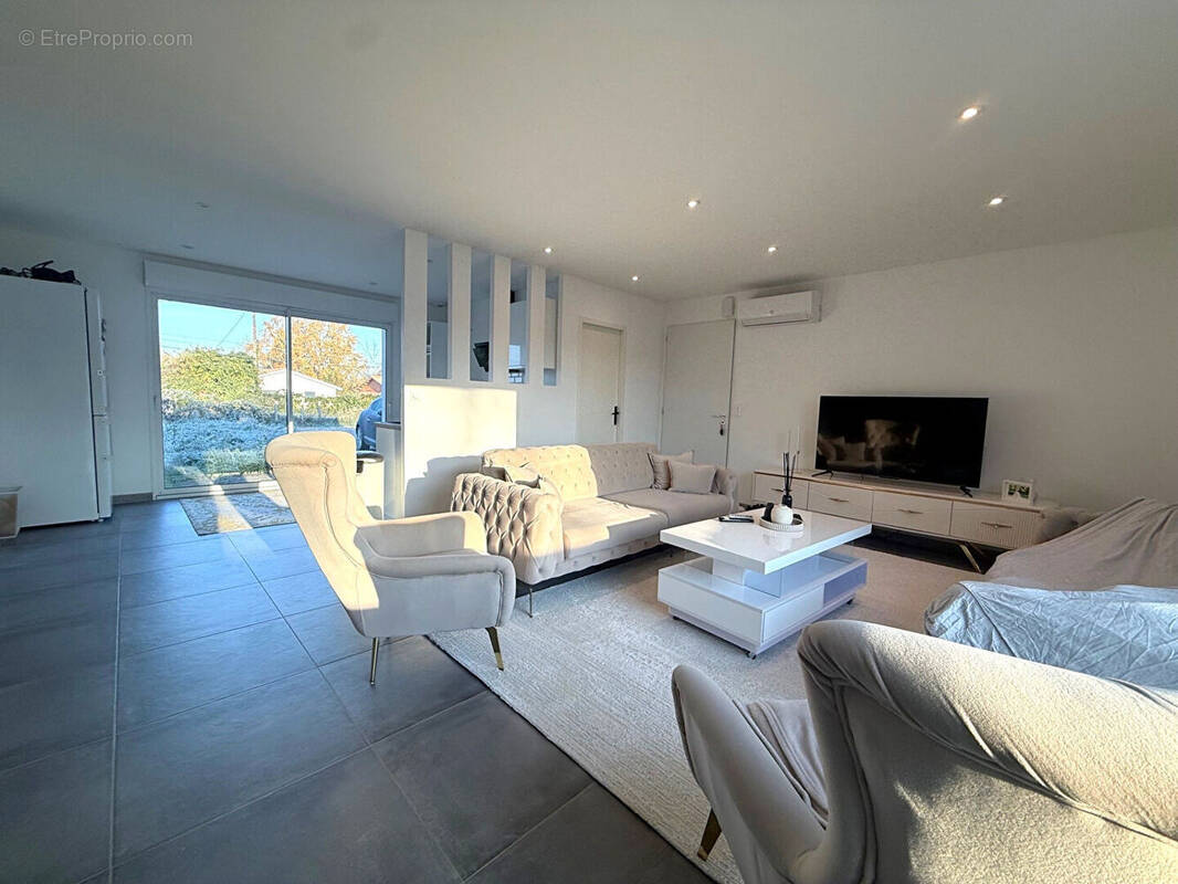 Maison à SAINT-DENIS-DE-PILE