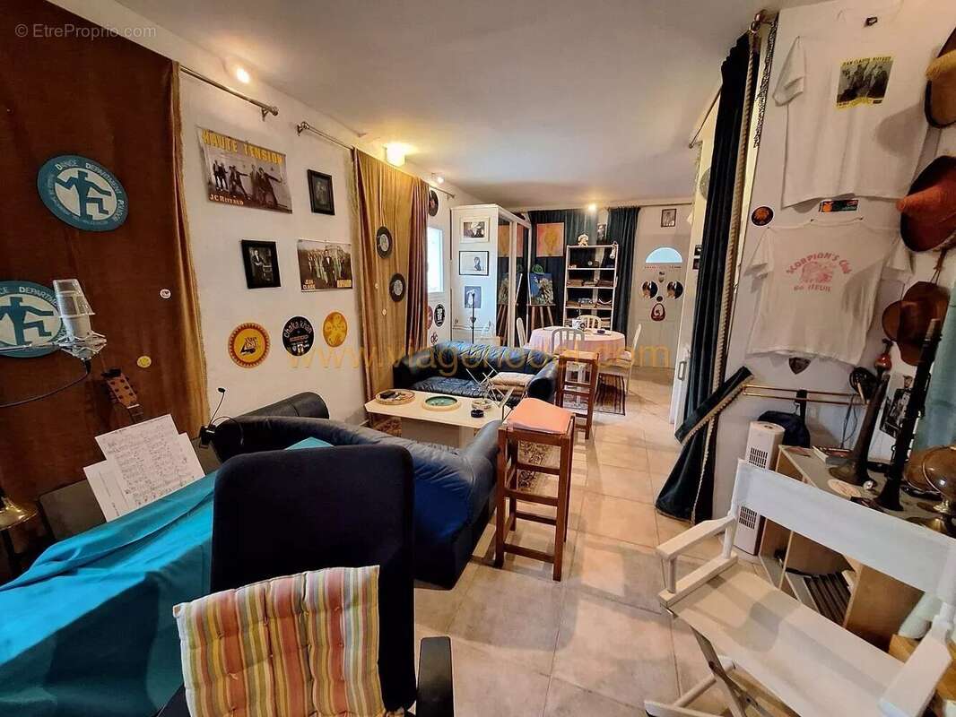 Maison à ROQUEBRUNE-SUR-ARGENS