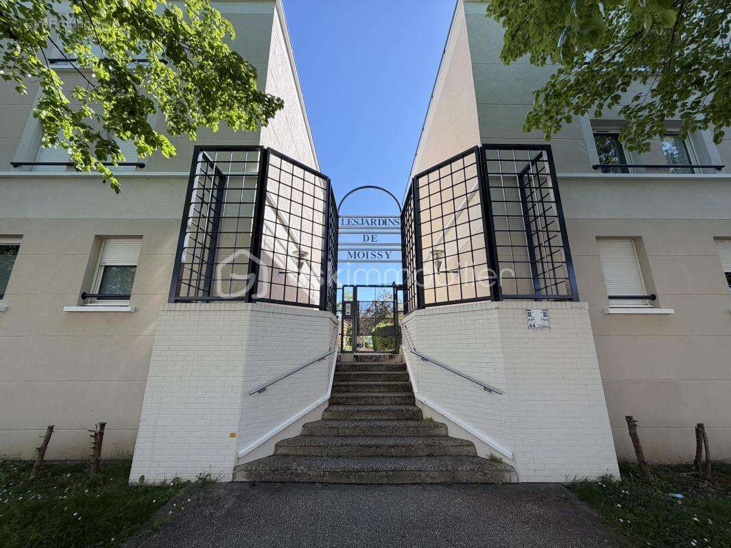 Appartement à MOISSY-CRAMAYEL