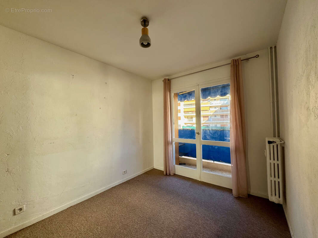 Appartement à VALLAURIS