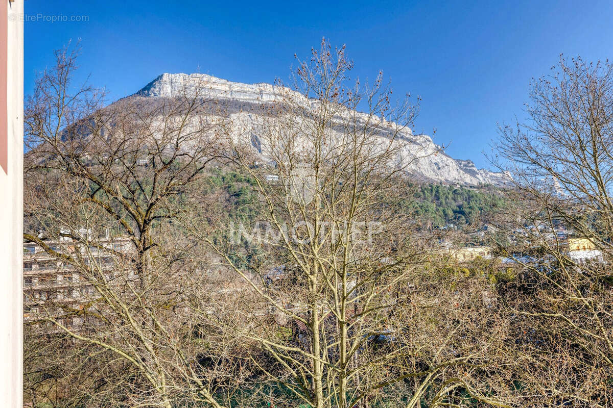 Appartement à MEYLAN