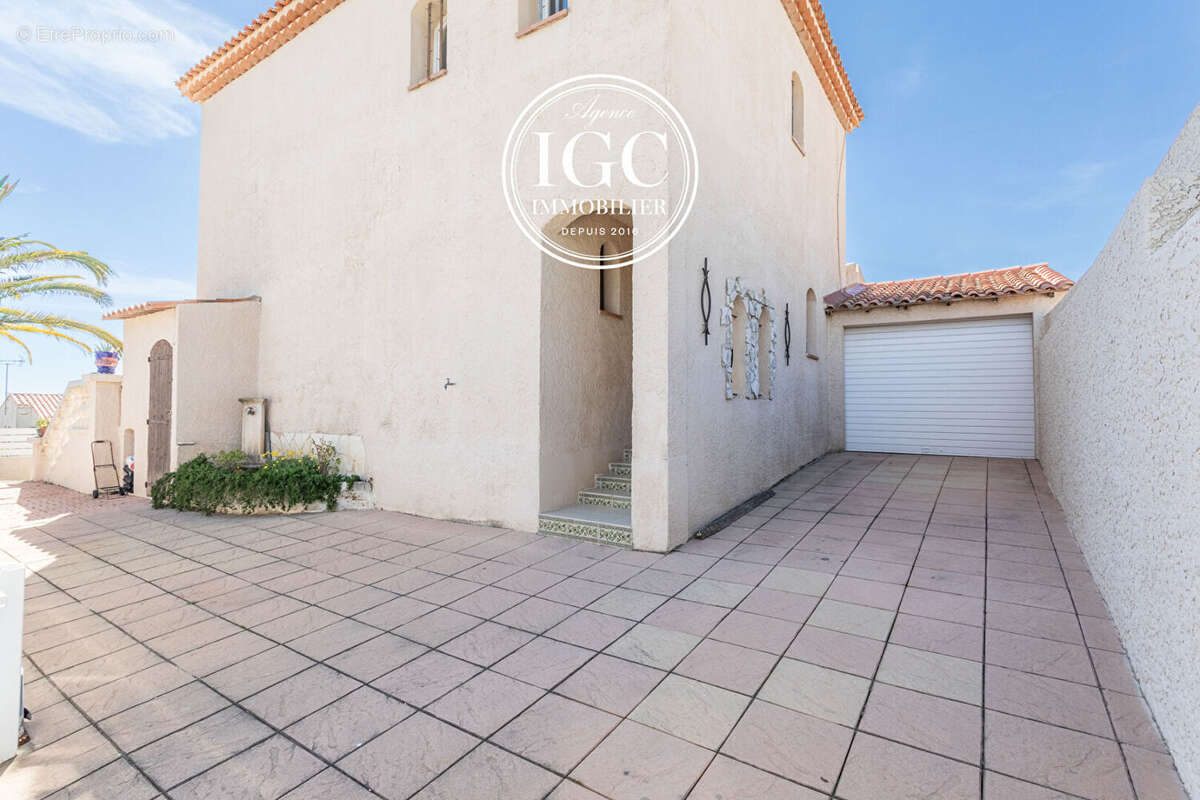 Maison à SAUSSET-LES-PINS