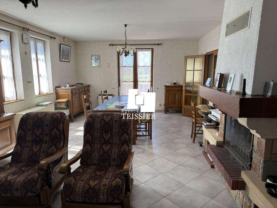 Maison à LABLACHERE