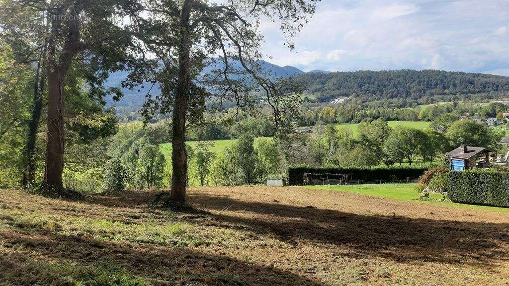 Terrain à SEVIGNACQ-MEYRACQ