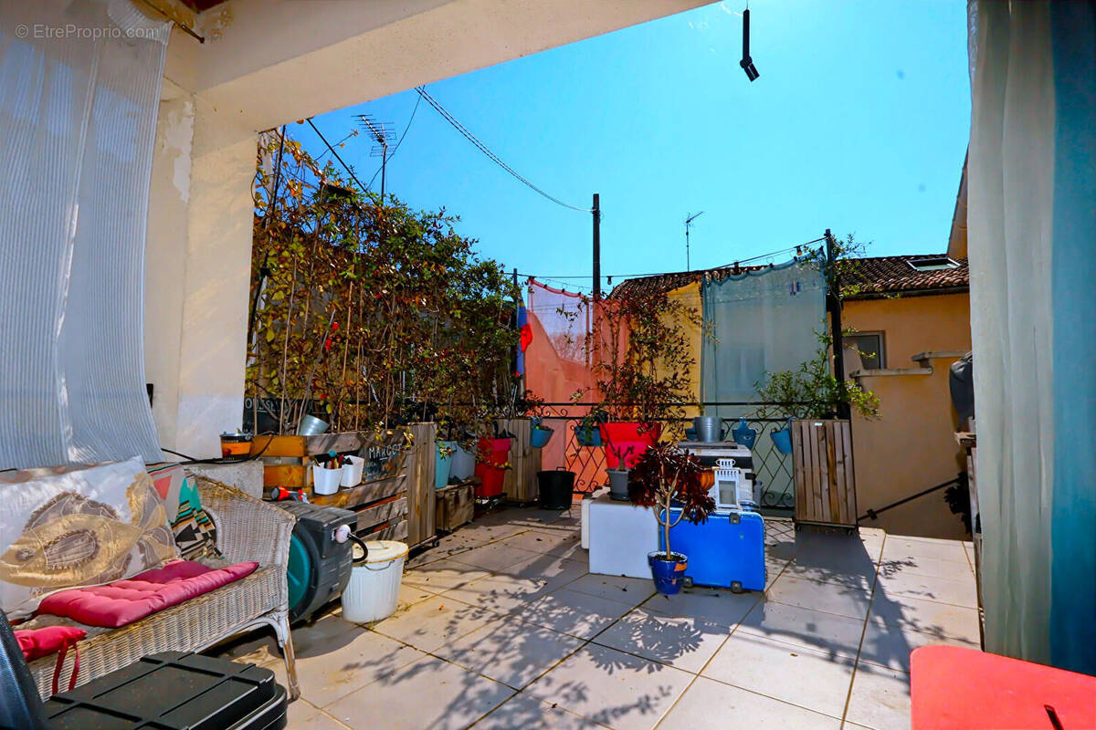 Appartement à MAUGUIO