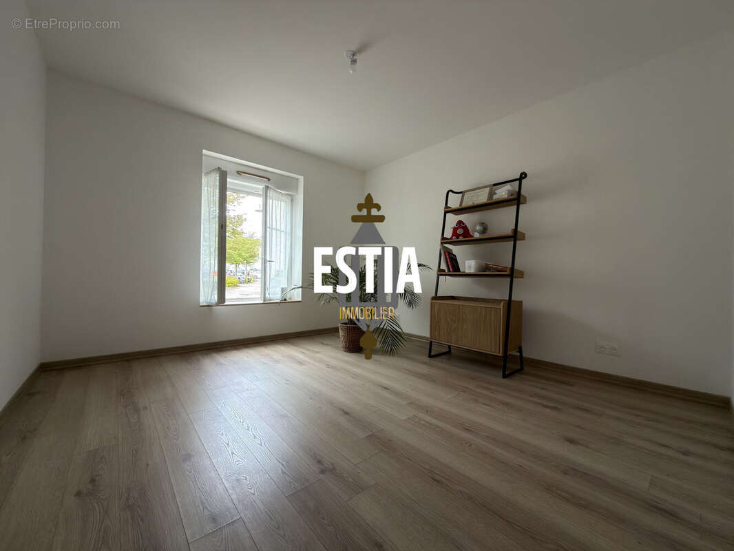 Appartement à LAY-SAINT-CHRISTOPHE